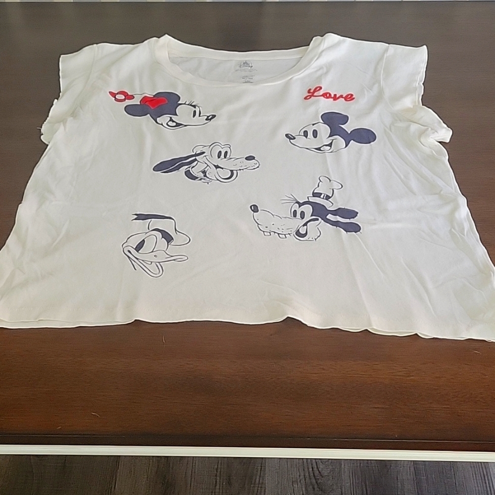 Mickey and Friends Short Sleeve Tee ❤️